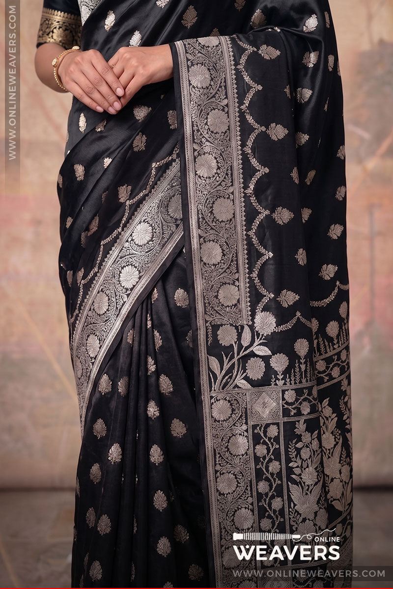 Black Banarasi silk saree, black mashru saree, black saree, bollywood black saree
